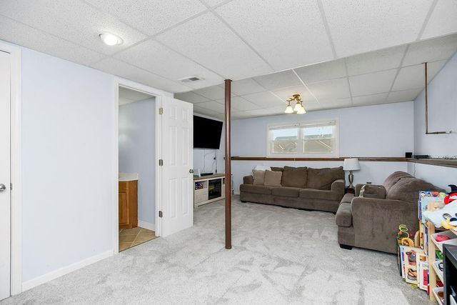 301 Porter Drive, Smithville, MO 64089