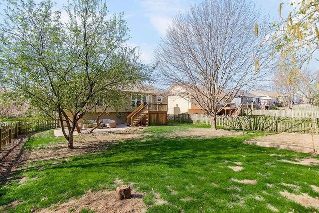 301 Porter Drive, Smithville, MO 64089