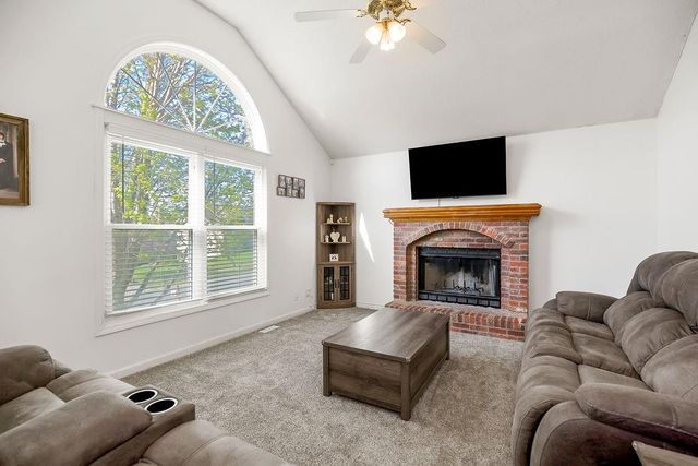 301 Porter Drive, Smithville, MO 64089