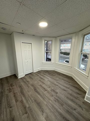 126 Lincoln St 1L, Worcester, MA 01602