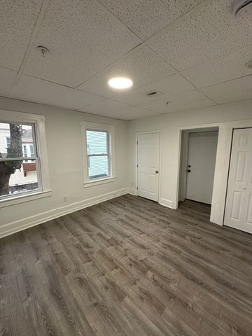 126 Lincoln St 1L, Worcester, MA 01602