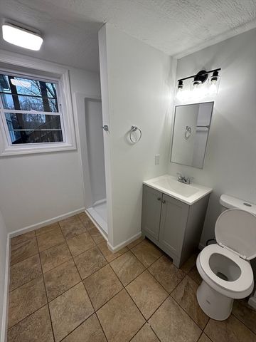 126 Lincoln St 1L, Worcester, MA 01602