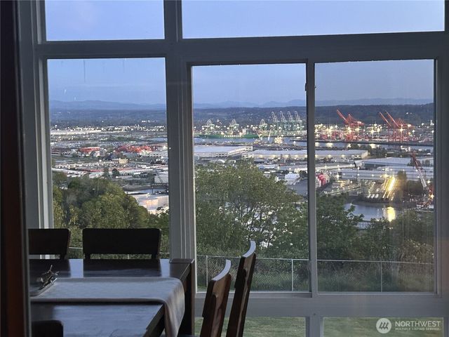 4402 30th Street NE, Tacoma, WA 98422