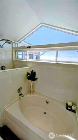 4402 30th Street NE, Tacoma, WA 98422