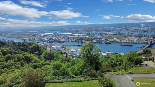 4402 30th Street NE, Tacoma, WA 98422