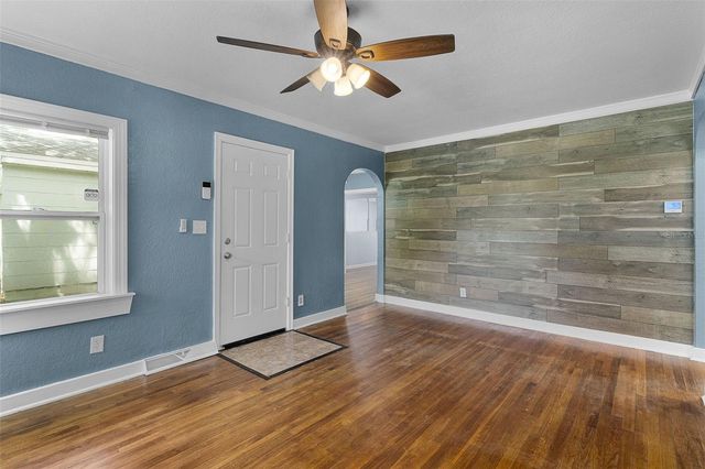 408 S 12TH STREET, Leesburg, FL 34748