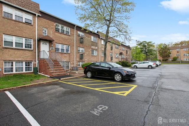 396 College Drive, Edison, NJ 08817