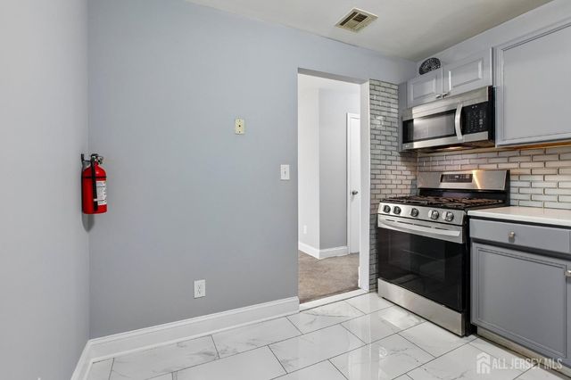 396 College Drive, Edison, NJ 08817