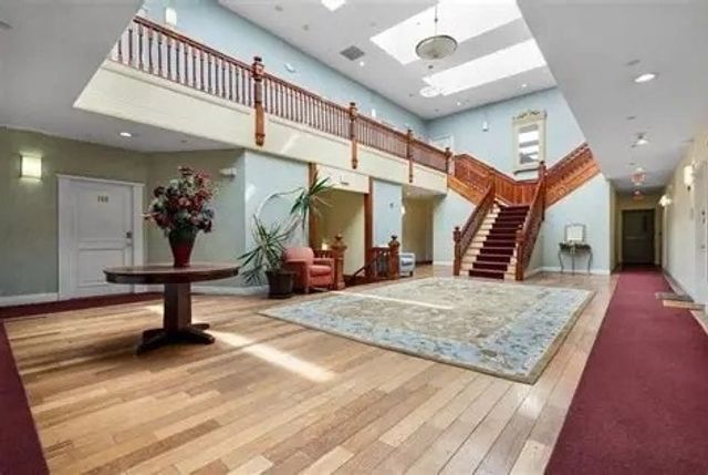 7 Main St 204, Brockton, MA 02301