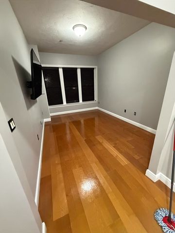 7 Main St 204, Brockton, MA 02301