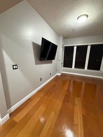 7 Main St 204, Brockton, MA 02301