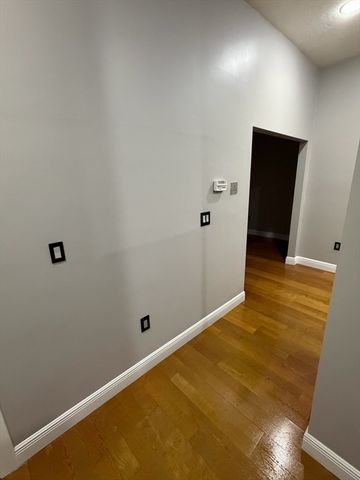 7 Main St 204, Brockton, MA 02301