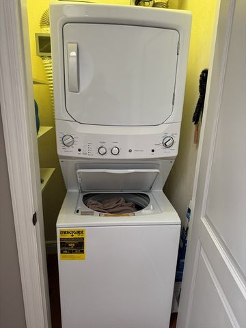 7 Main St 204, Brockton, MA 02301