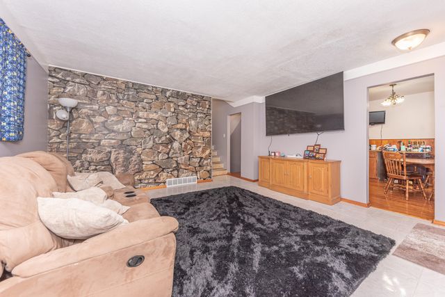 24345 Hanover Street, Dearborn Heights, MI 48125