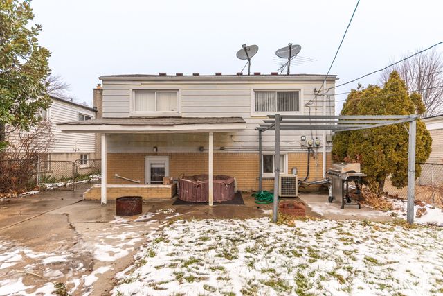 24345 Hanover Street, Dearborn Heights, MI 48125