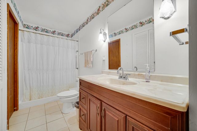 519 N Jay Avenue, Griffith, IN 46319