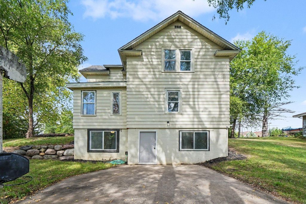 1170 Stoughton Avenue, Chaska, MN 55318 — photo 3