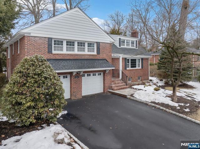 922 Wildwood Road, Oradell, NJ 07649