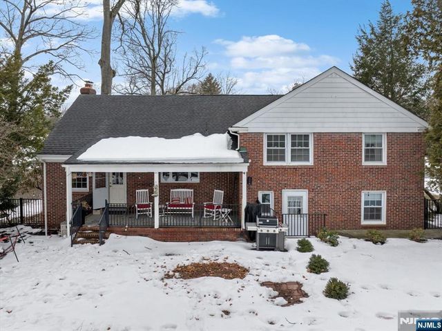 922 Wildwood Road, Oradell, NJ 07649