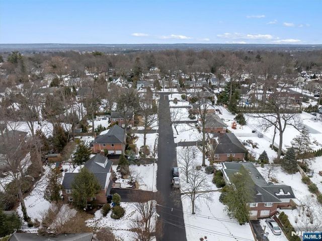 922 Wildwood Road, Oradell, NJ 07649