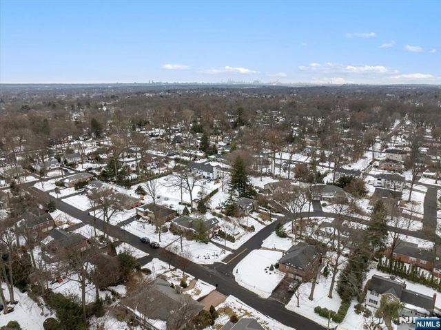 922 Wildwood Road, Oradell, NJ 07649