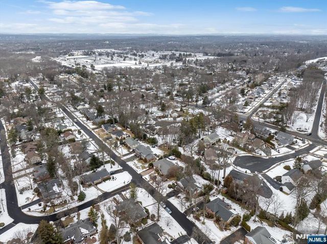 922 Wildwood Road, Oradell, NJ 07649