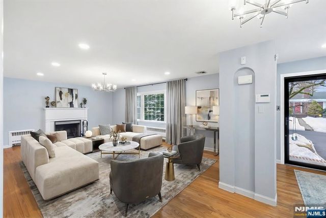 922 Wildwood Road, Oradell, NJ 07649