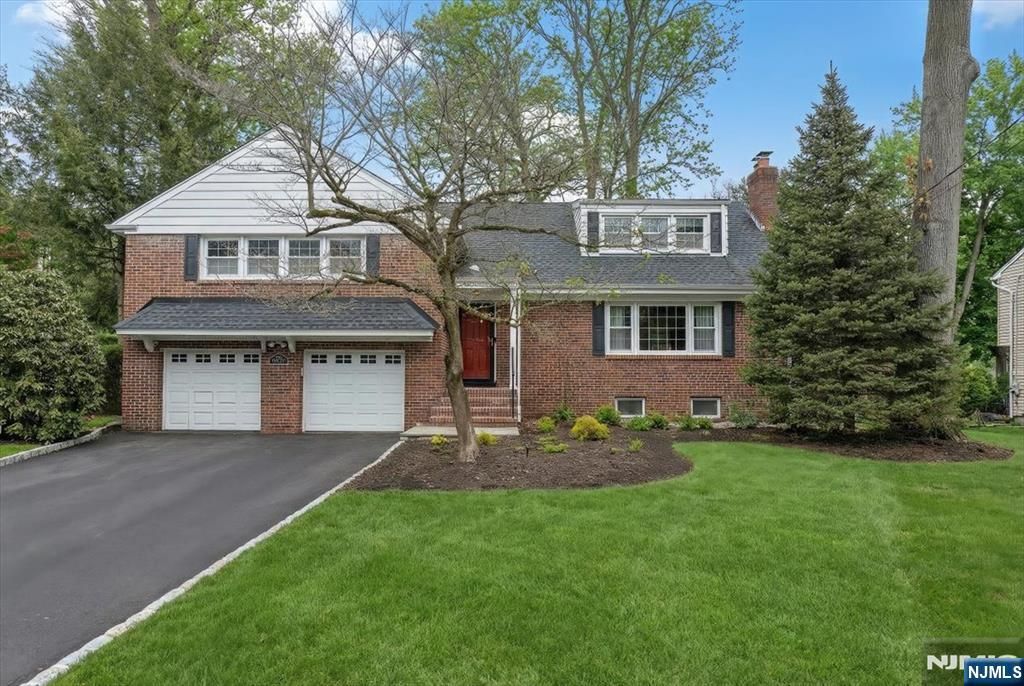 922 Wildwood Road, Oradell, NJ 07649