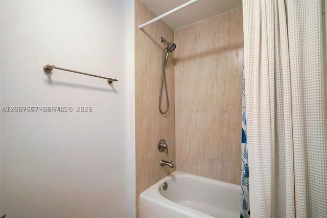 2425 SW 27th Ave 806, Miami, FL 33145