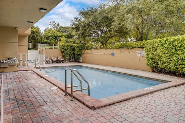2425 SW 27th Ave 806, Miami, FL 33145