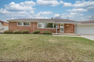 2306 Middlefield Court, Trenton, MI 48183