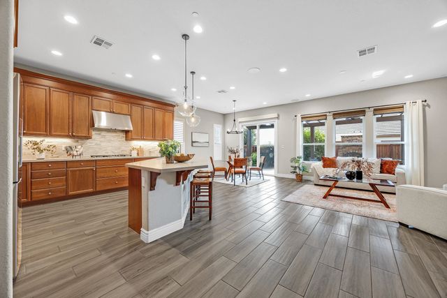 2000 Tempranillo Ln, Brentwood, CA 94513