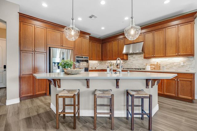 2000 Tempranillo Ln, Brentwood, CA 94513