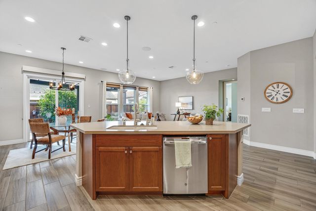 2000 Tempranillo Ln, Brentwood, CA 94513