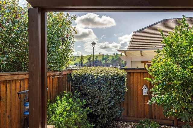 2000 Tempranillo Ln, Brentwood, CA 94513