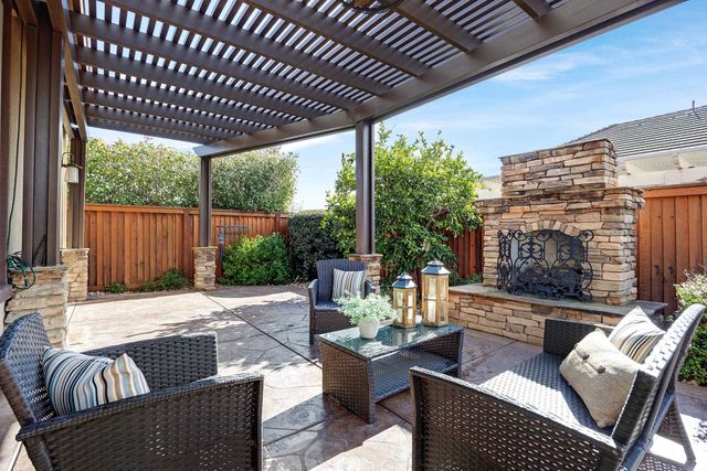 2000 Tempranillo Ln, Brentwood, CA 94513