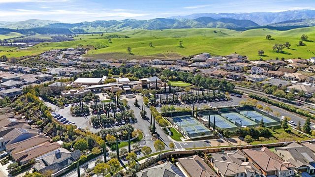 2000 Tempranillo Ln, Brentwood, CA 94513