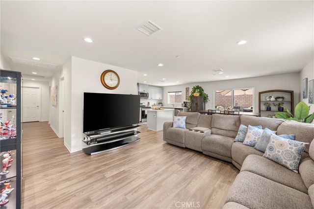 13759 Asprey St, Victorville, CA 92392