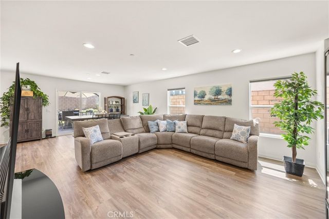 13759 Asprey St, Victorville, CA 92392
