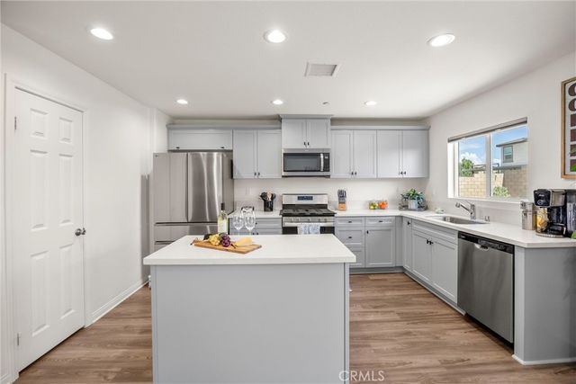 13759 Asprey St, Victorville, CA 92392