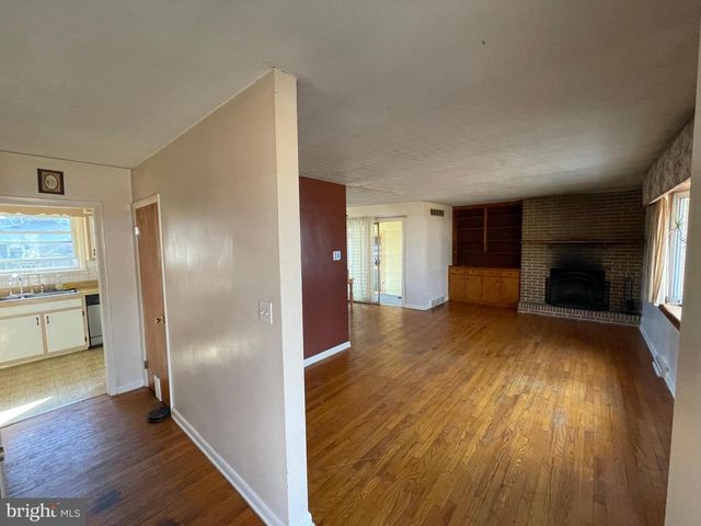 2263 EDGEWOOD DR, Vineland, NJ 08361