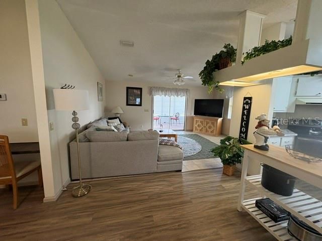 932 CHULA CT, Lady Lake, FL 32159