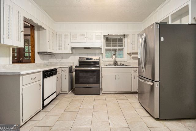9 Ridge Drive, Hampton, GA 30228