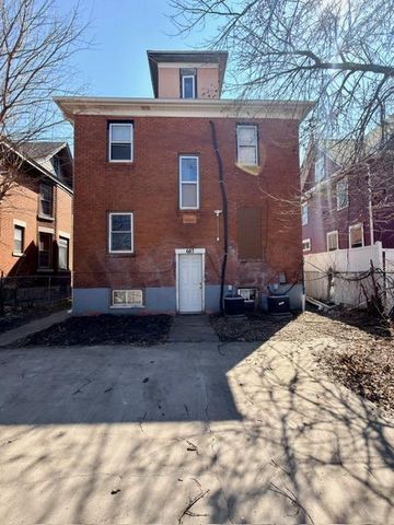 687 Aurora Avenue, Saint Paul, MN 55104