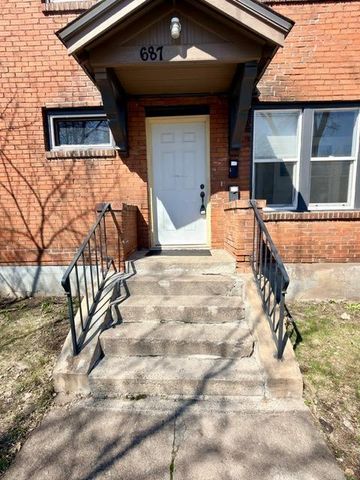 687 Aurora Avenue, Saint Paul, MN 55104