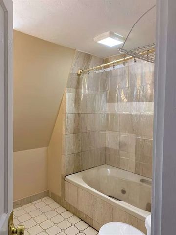 12 Baldwin St 1, Newton, MA 02458