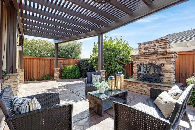 2000 Tempranillo Ln, Brentwood, CA 94513