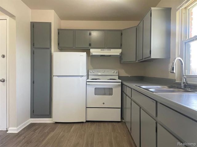 19220 Wick Road 219, Allen Park, MI 48101