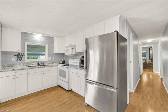 27543 Hoenie DR, Bonita Springs, FL 34135