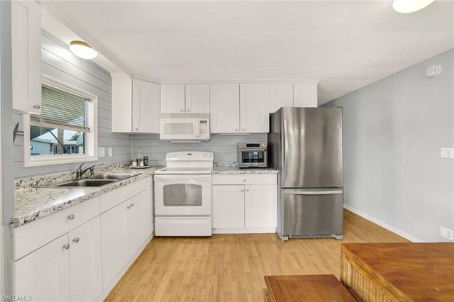 27543 Hoenie DR, Bonita Springs, FL 34135